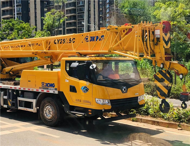 元宝山区大件设备吊装租赁吊车