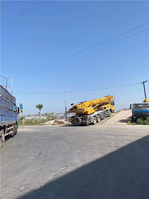 元宝山区25吨吊车的租赁价格大概是多少？