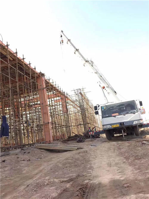 元宝山区吊车作业的安全注意事项有哪些？