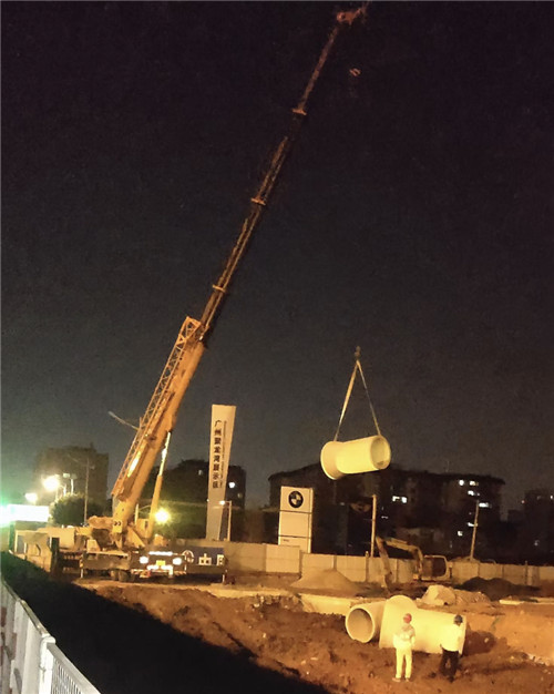 元宝山区“弯臂矫正”—— 吊车的 “形变补偿” 技术